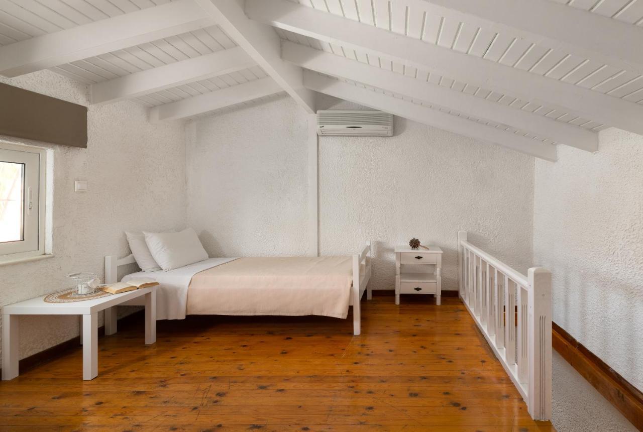 Elefteria Apts&suites Aparthotel